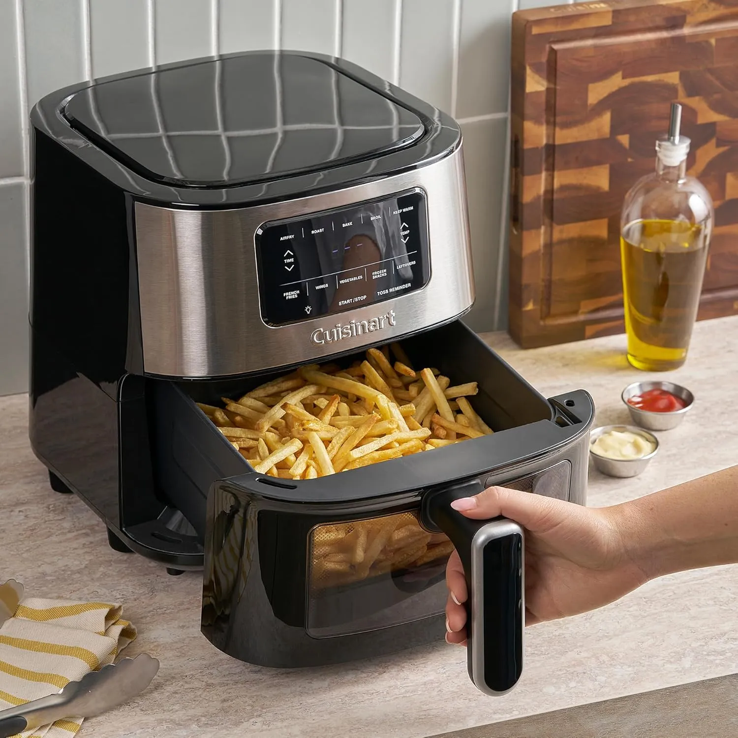 Cuisinart Air Fryer Oven, 6-Qt Basket Stainless Steel Air Fryer, Kitchen Dishwasher-Safe Parts with 5 Presets Roast, Bake, Broil, Air Fry and Keep Warm, Quick & Easy Electric Fryer, AIR-200