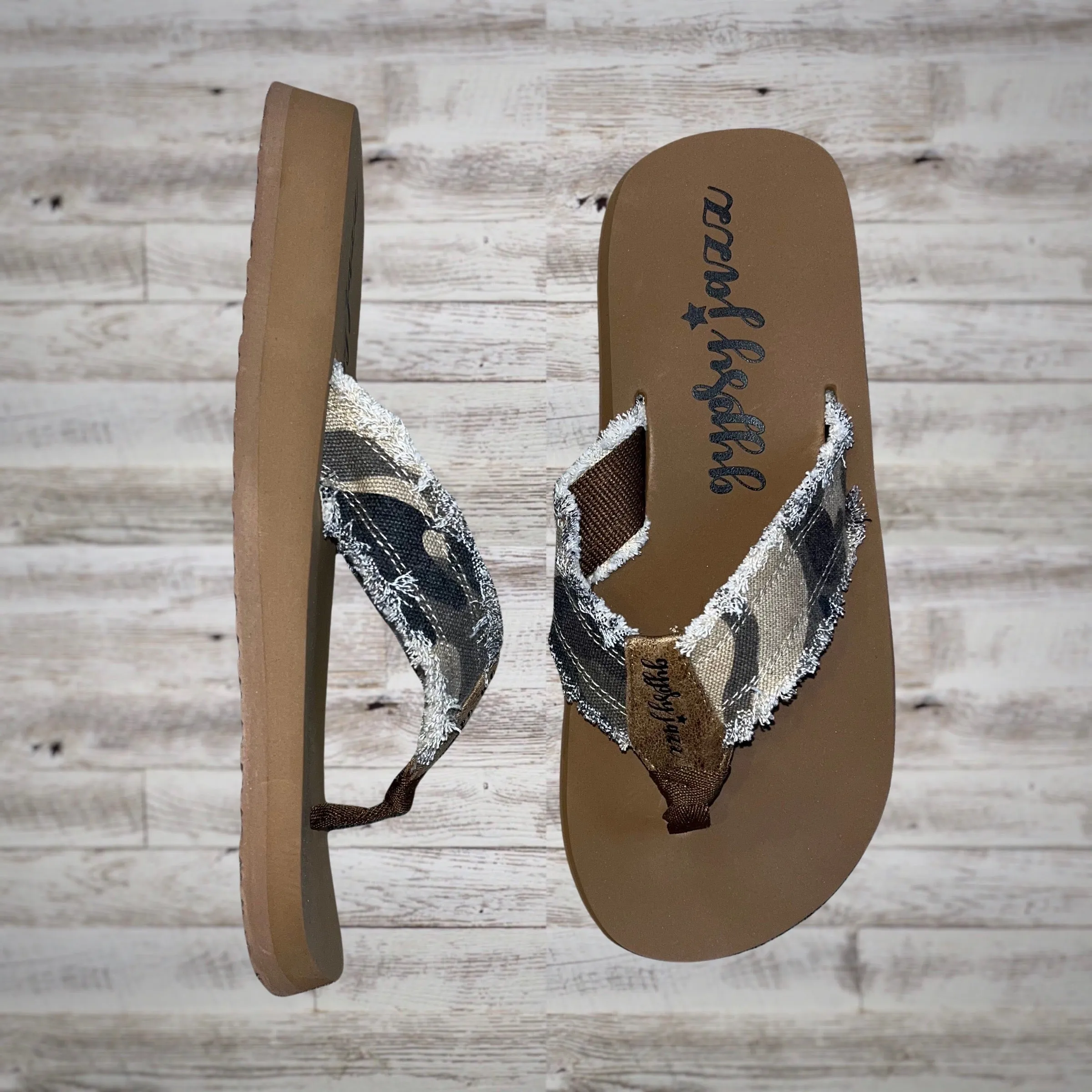 Gypsy Jazz Fringe Flatform Flip Flop Sandals in Camo