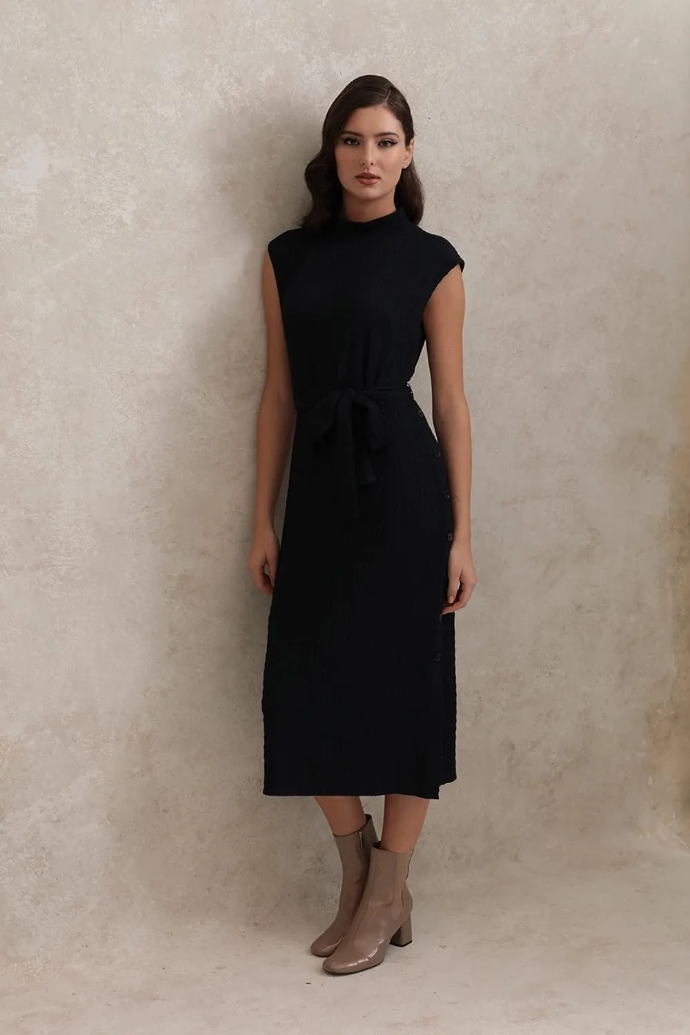Maggy London Women's Mock Neck Side Placket Midi Dress