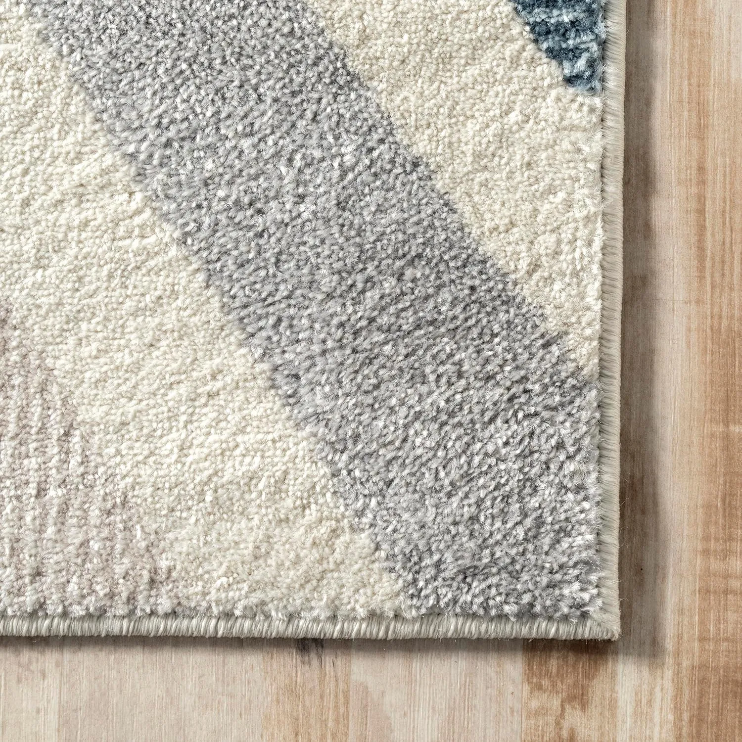 nuLOOM Neveah Contemporary Chevron Runner Rug, 2' 8" x 8', Beige