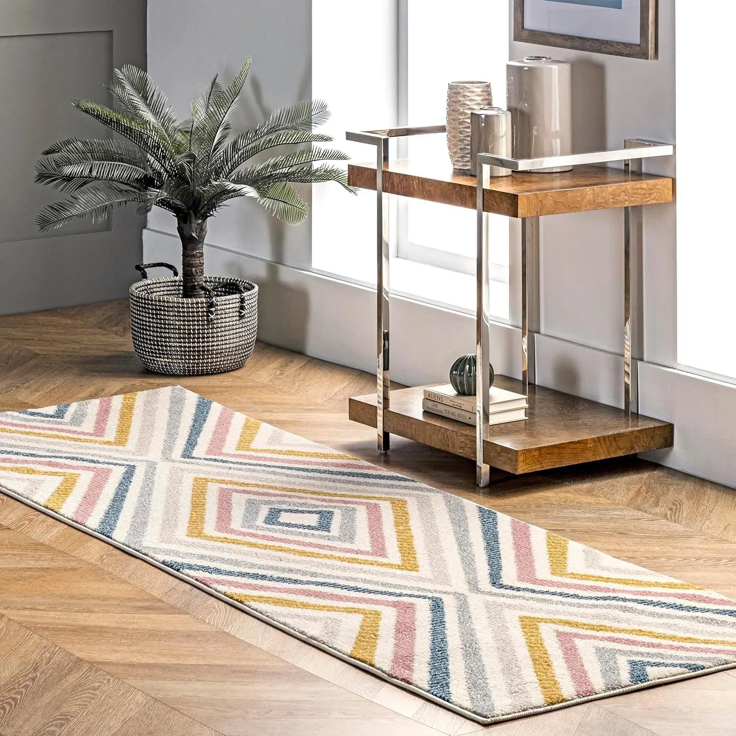 nuLOOM Neveah Contemporary Chevron Runner Rug, 2' 8" x 8', Beige