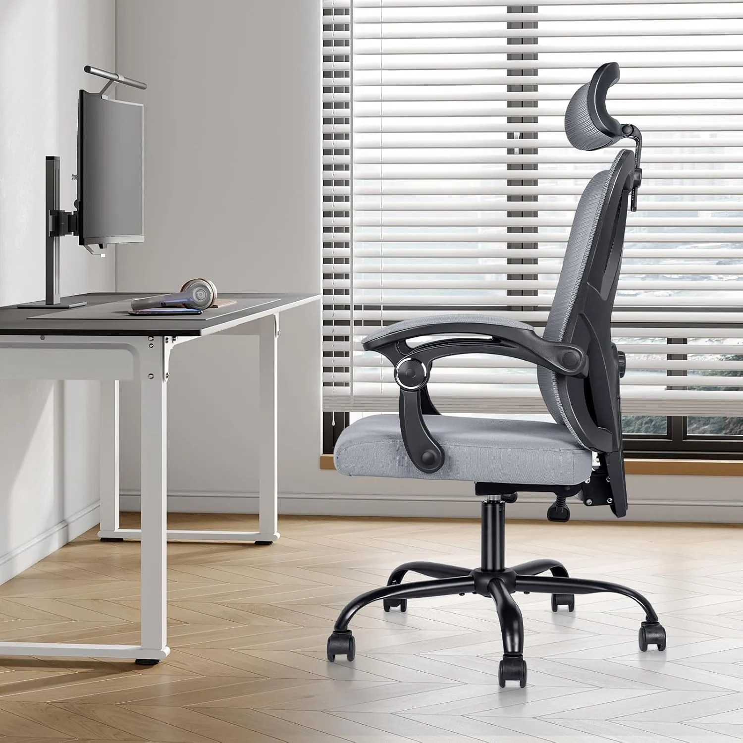 Office Computer Desk Chair, Ergonomic High-Back Mesh Office Chair with Wheels - Lumbar Support, Flip-Up Arms, Breathable Seat, Height Adjustment, Ideal for Home, Study, Gaming