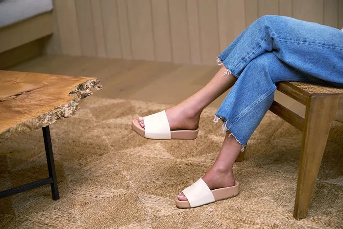 Pelican Platform Sandal - Eggshell/Beach