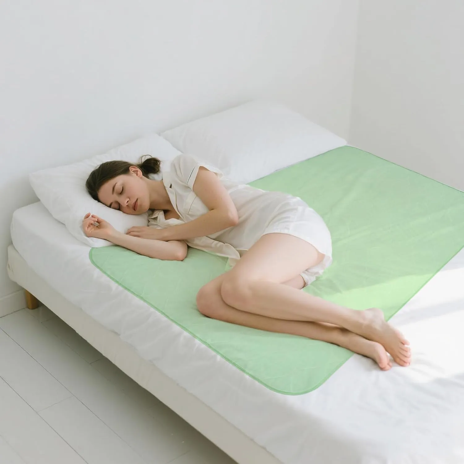 Waterproof Bed Pads for Incontinence 55x39In Pastel Green Washable Bed Underpads Protection Non-Slip Pee Pads for Adults Pets Heavy Absorbency Mattress Pads